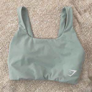 GYMSHARK SM sage green sports bra